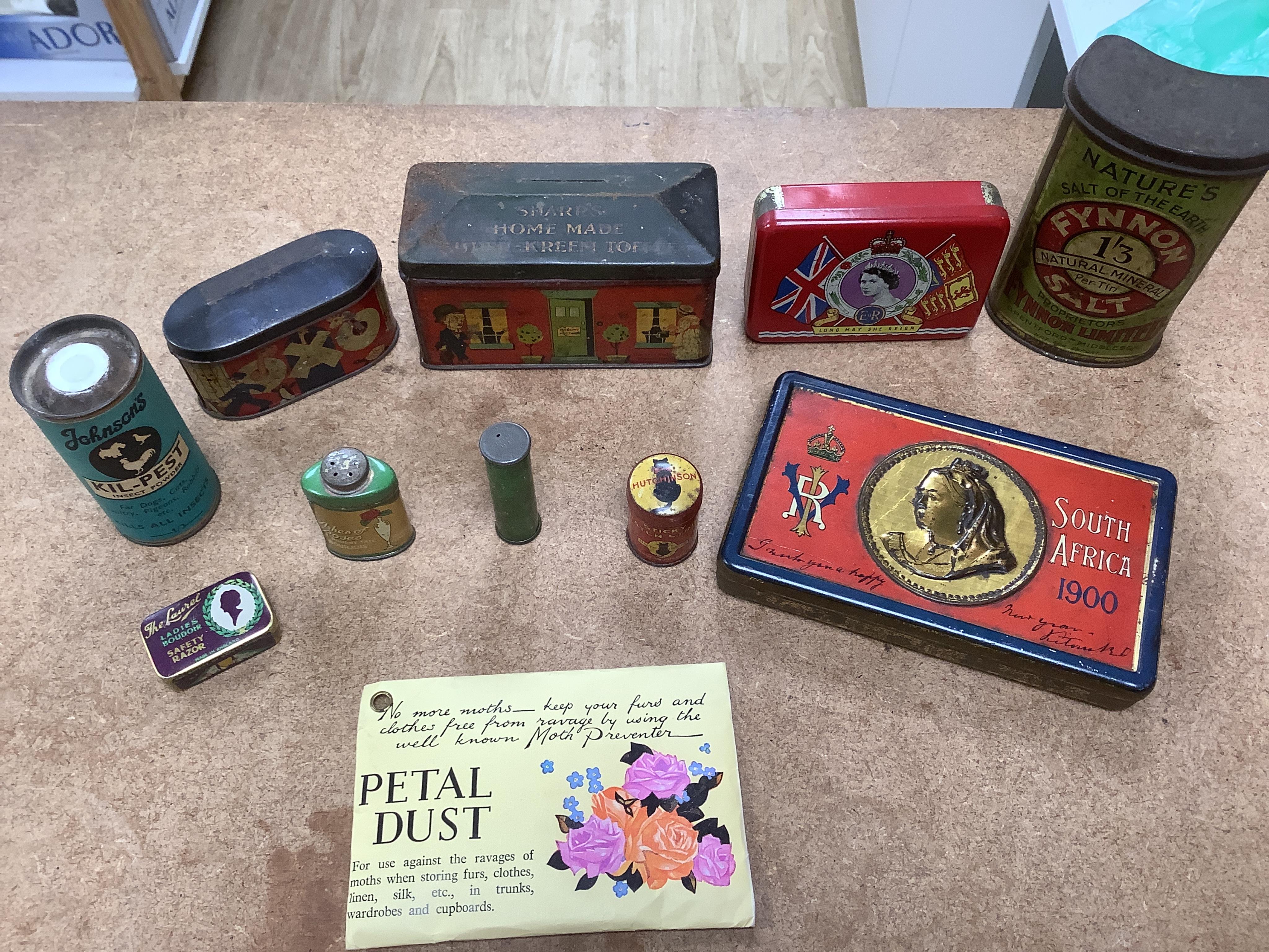 A quantity of early / mid 20th century advertising and confectionery tins. Condition - poor to fair